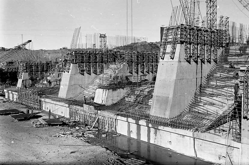 Foto de la Represa El Chocón en construcción