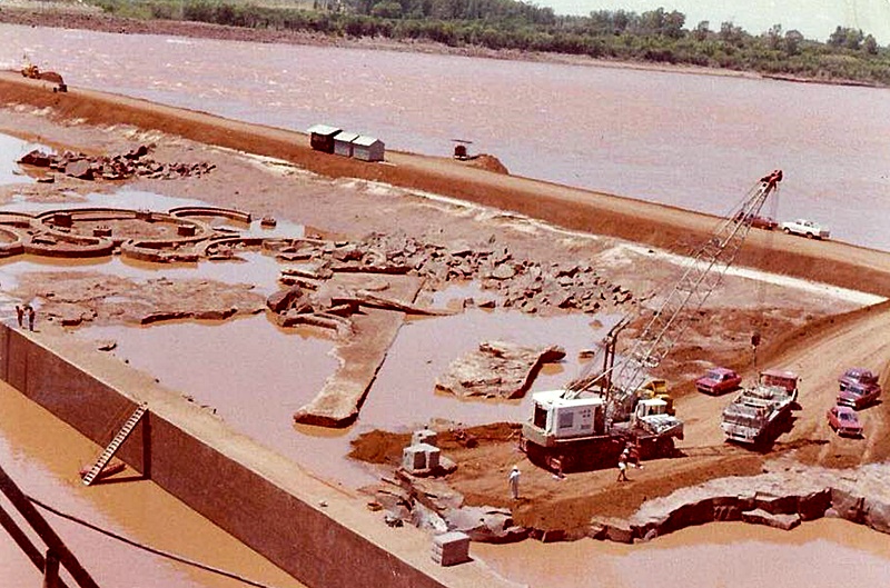 Foto de la Represa Salto Grande en construcción